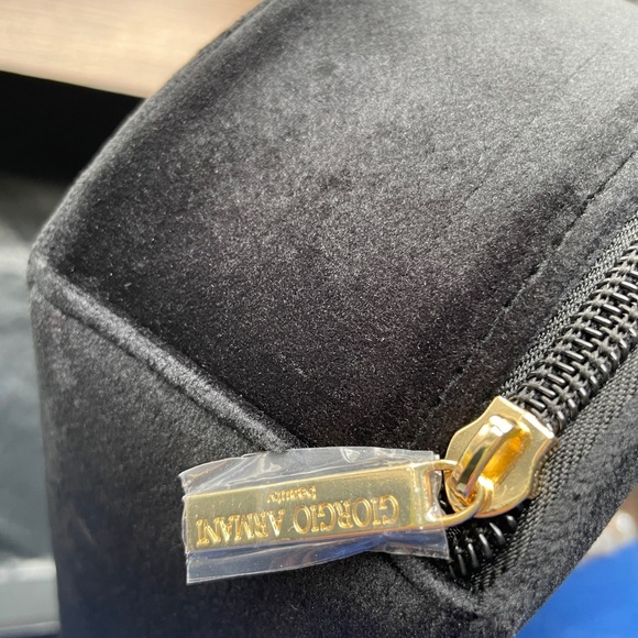 Giorgio Armani velvet black pouch - Picture 4 of 7